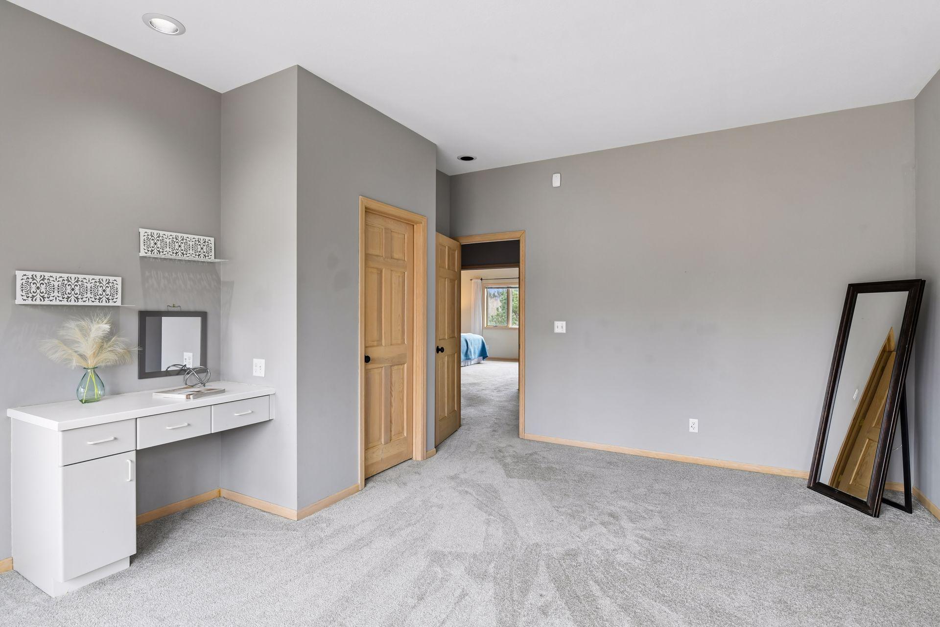 Each bedroom has a walkin closet