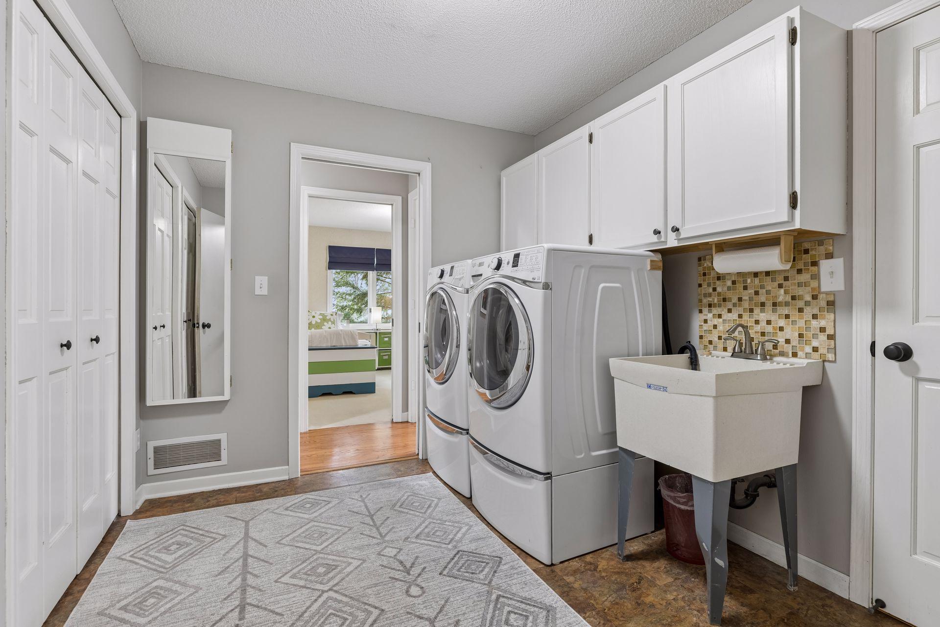5718 Auto Club Circle Mn Level Laundry.jpg