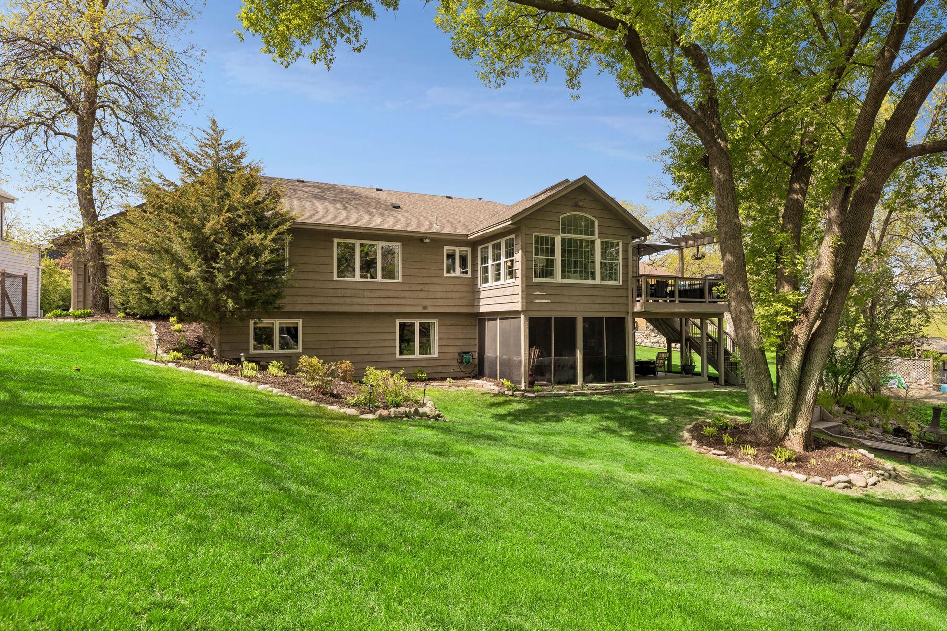 5718 Auto Club Circle Back Yard.jpg