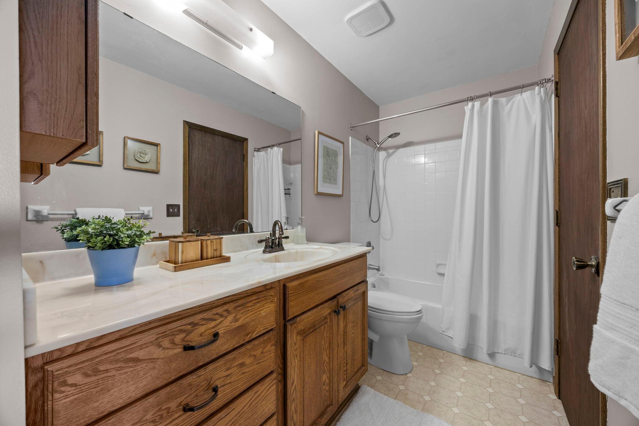 39-web-or-mls-11143 Xavier Rd-174.jpg