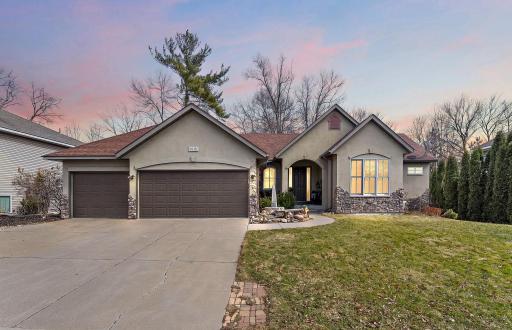 2004 Custom built home on quiet, private street~