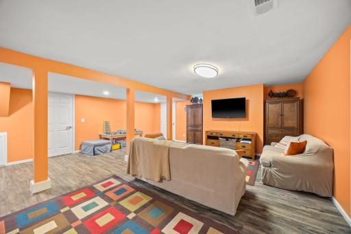 426 N Gorman Avenue, Litchfield, MN 55355