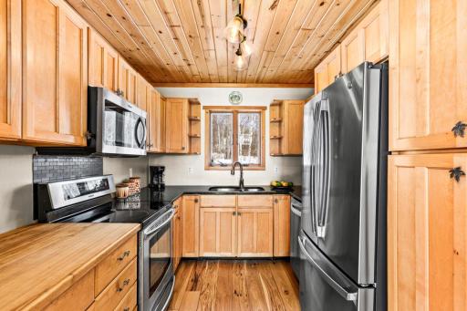 67 Snowshoe Trail, Tofte, MN 55615