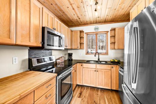 67 Snowshoe Trail, Tofte, MN 55615