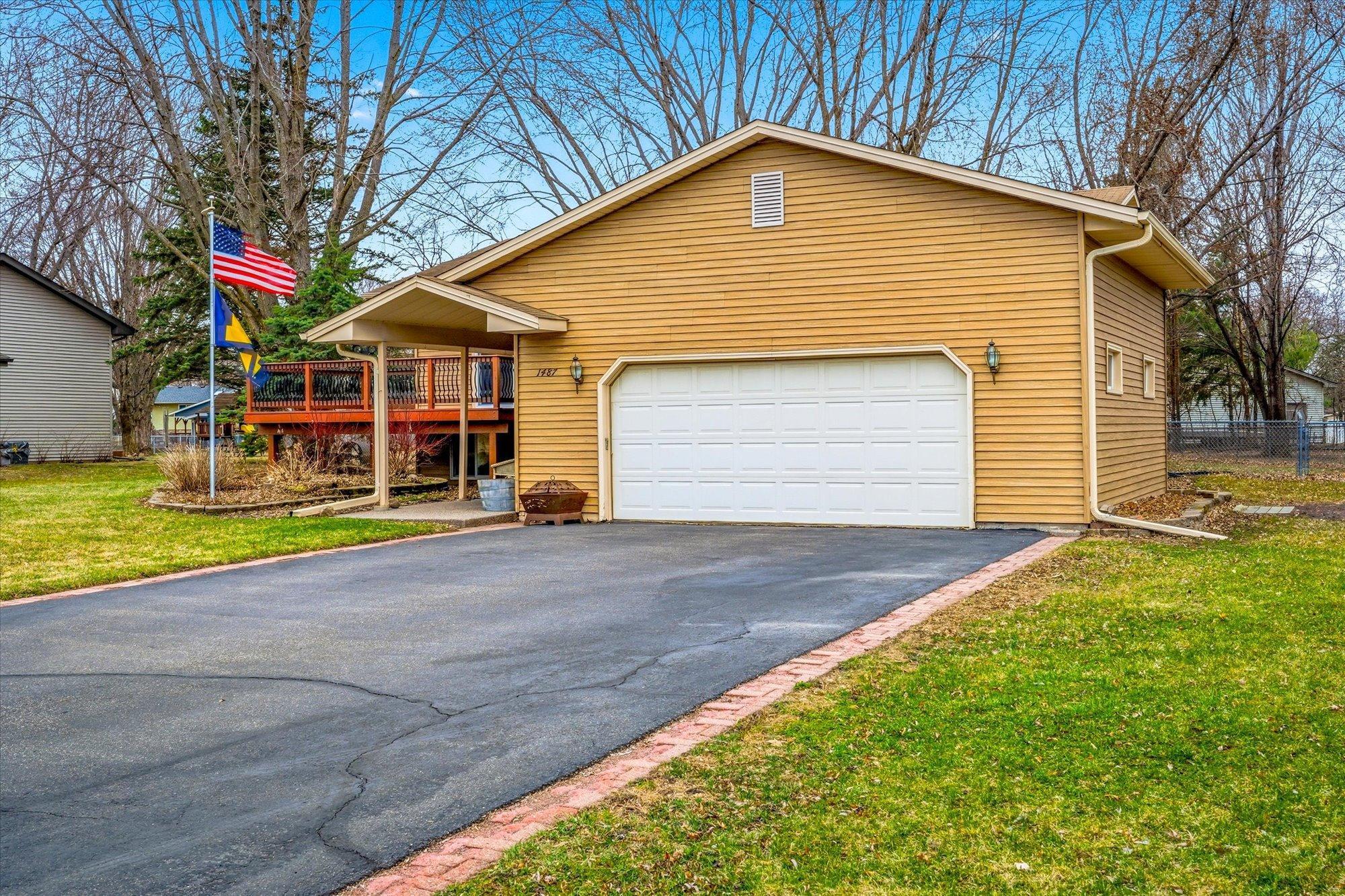Long driveway for ample parking