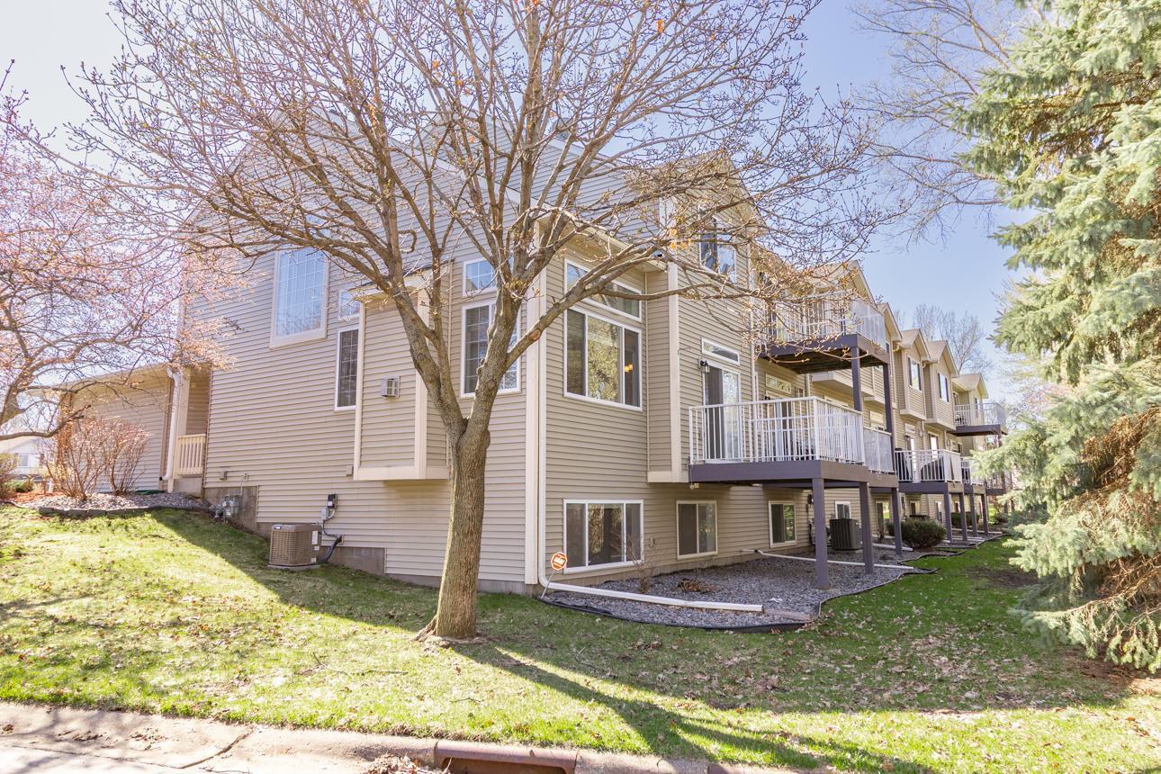 End Unit Corner Lot.jpg