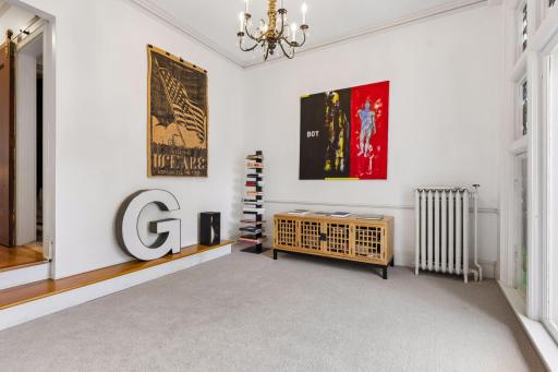 1807 Dupont Avenue S, Minneapolis, MN 55403