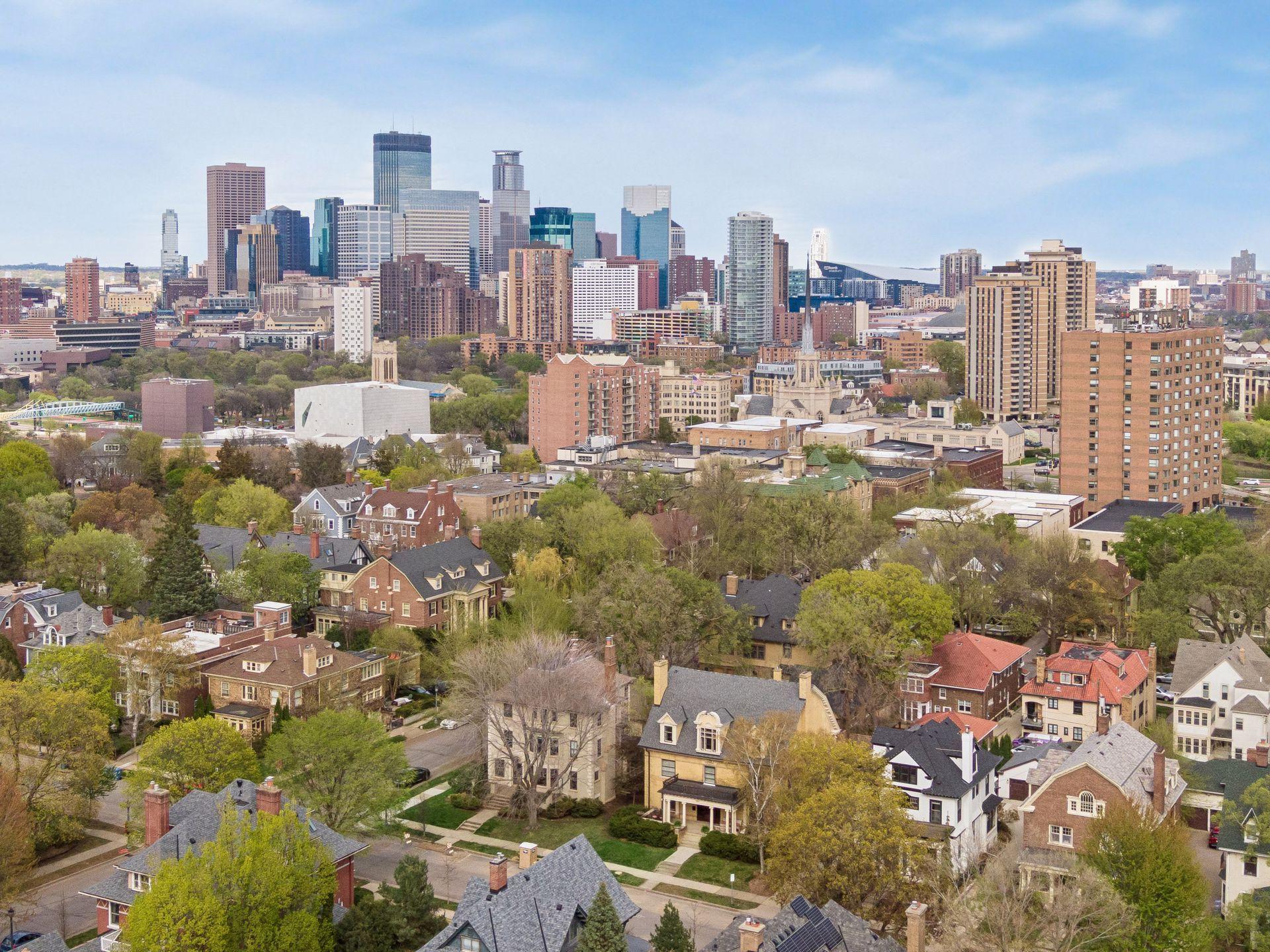 Situated in the heart of Lowry Hill, steps from Thomas Lowry Park, the Walker Art Center, and minutes from Lake of the Isles and Lake Bde Maka Ska, and great food options on Hennepin and Lyndale.