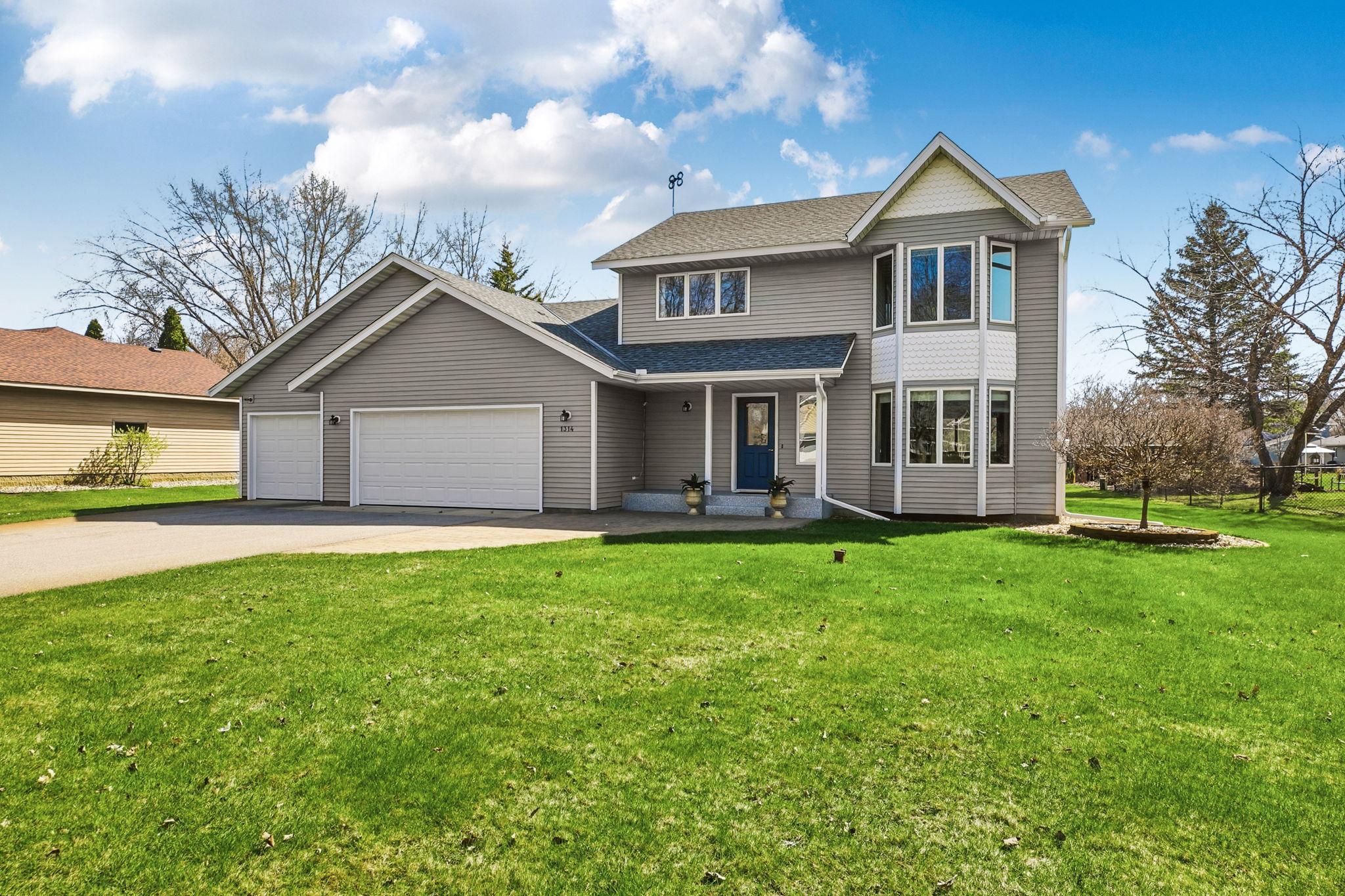 Welcome to 1314 W Oakes Drive, St Cloud