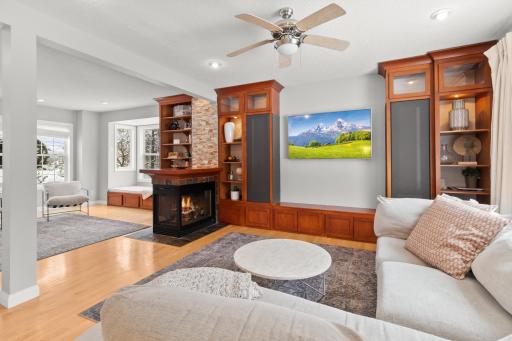 8048 Marsh Creek Alcove, Woodbury, MN 55125