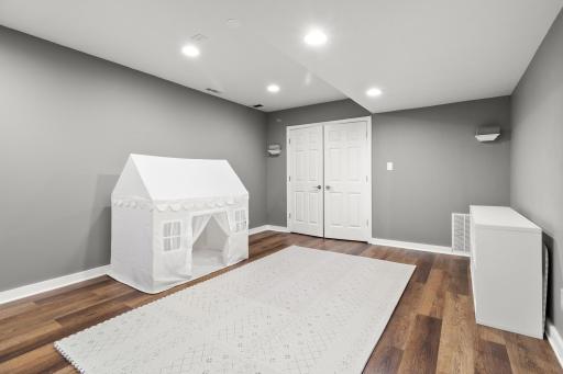 8048 Marsh Creek Alcove, Woodbury, MN 55125