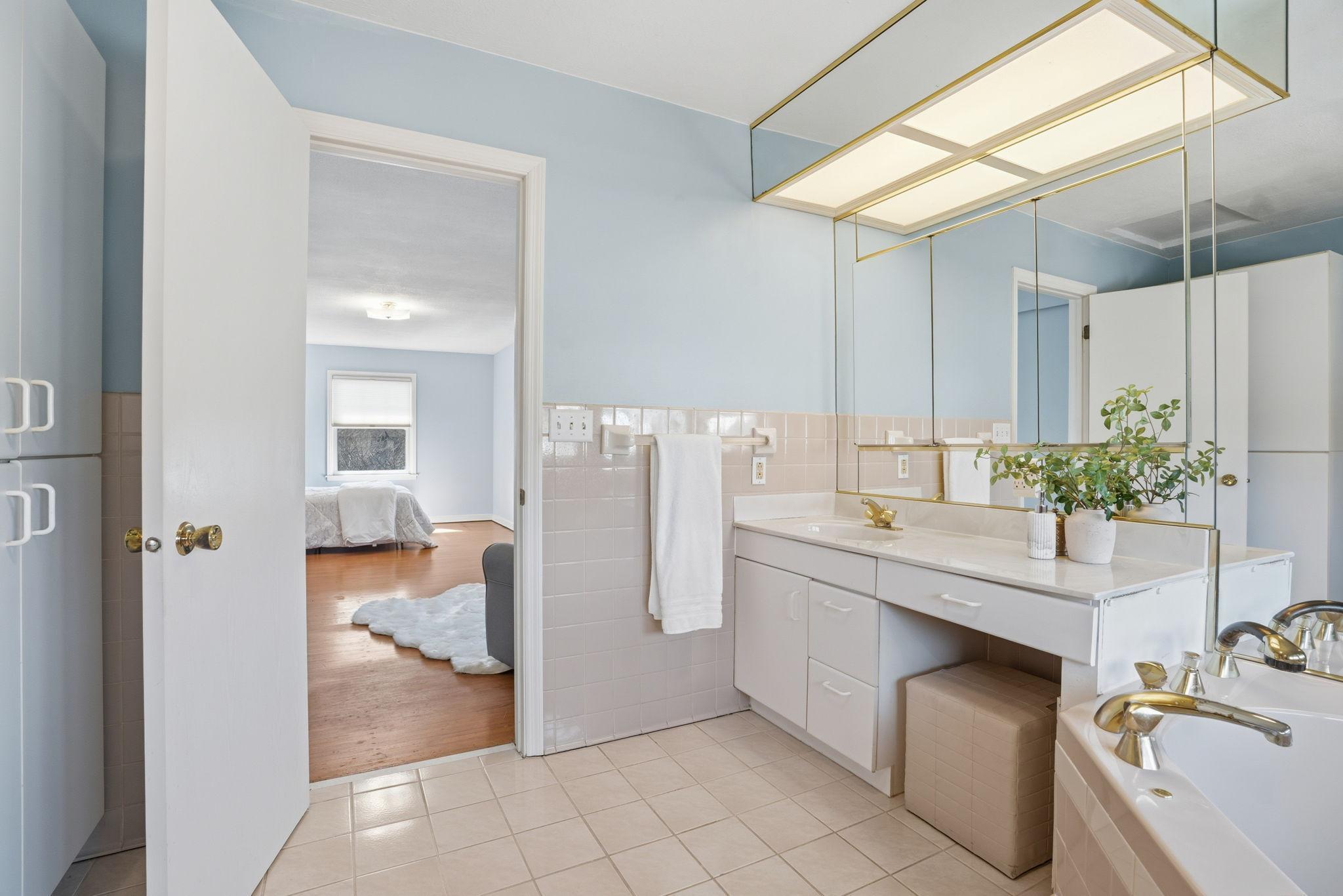 Ensuite bath is 12 x 10