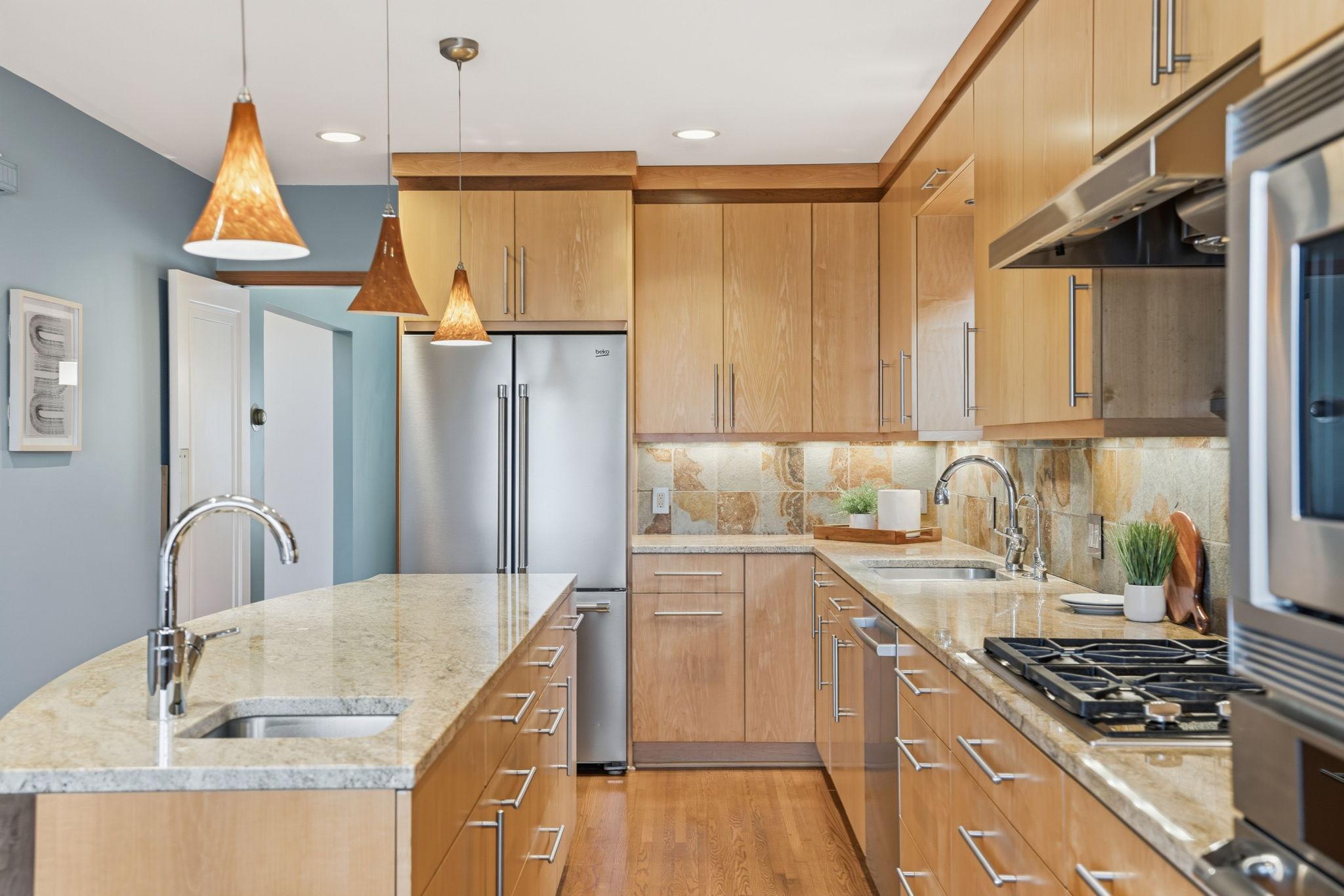 Increible amount of cabinets