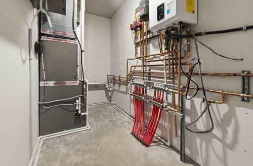 Forced Air Furnace & Hydronic In-Floor Heating System