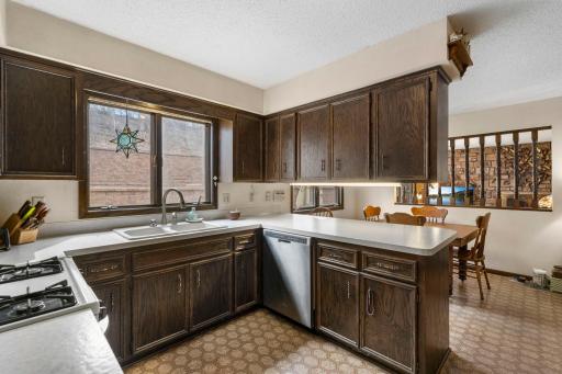 2309 Horizon Road, Burnsville, MN 55337
