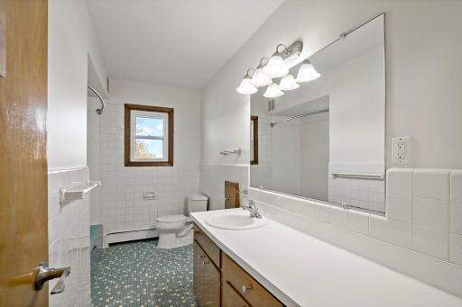 9242 Queen Avenue S, Minneapolis, MN 55431