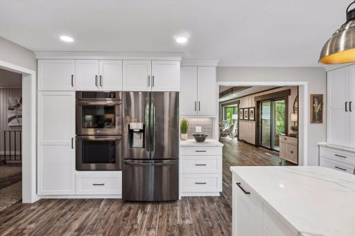15600 Logarto Lane, Burnsville, MN 55306