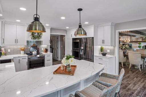 15600 Logarto Lane, Burnsville, MN 55306