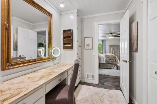 15600 Logarto Lane, Burnsville, MN 55306