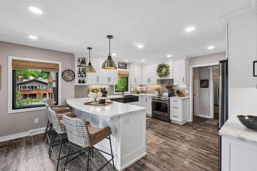 15600 Logarto Lane, Burnsville, MN 55306