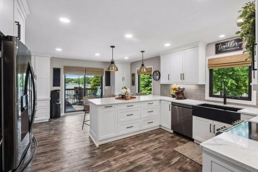 15600 Logarto Lane, Burnsville, MN 55306
