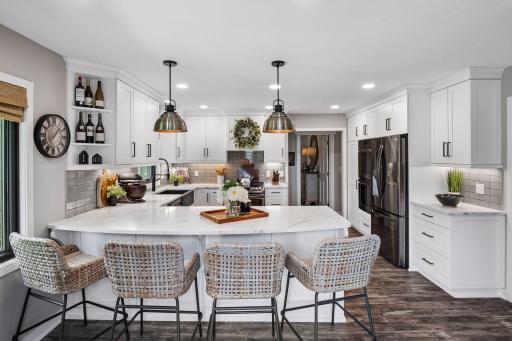 15600 Logarto Lane, Burnsville, MN 55306