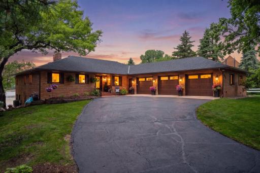 15600 Logarto Lane, Burnsville, MN 55306