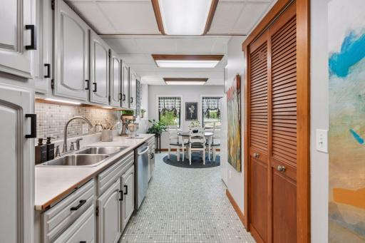 15600 Logarto Lane, Burnsville, MN 55306