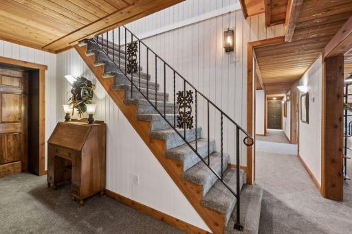 15600 Logarto Lane, Burnsville, MN 55306
