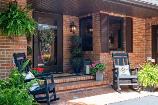 15600 Logarto Lane, Burnsville, MN 55306