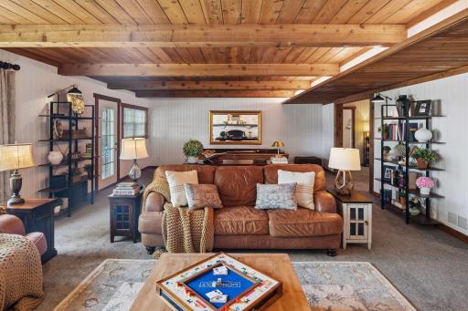 15600 Logarto Lane, Burnsville, MN 55306