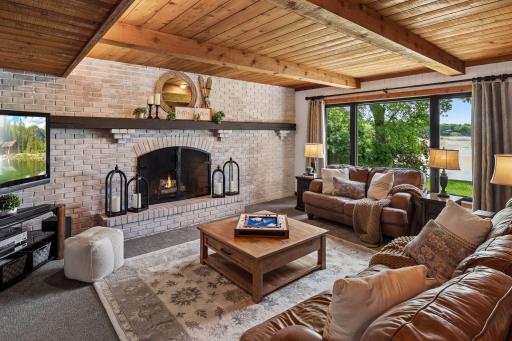15600 Logarto Lane, Burnsville, MN 55306