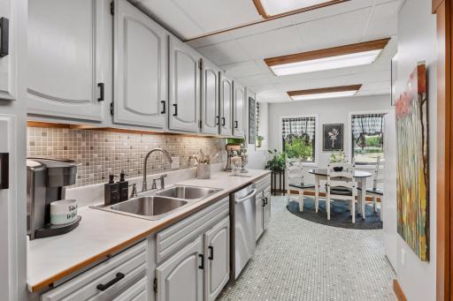 15600 Logarto Lane, Burnsville, MN 55306