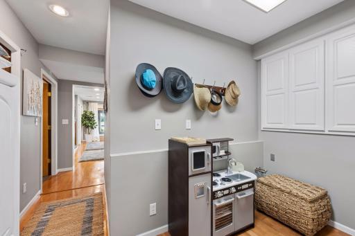 15600 Logarto Lane, Burnsville, MN 55306