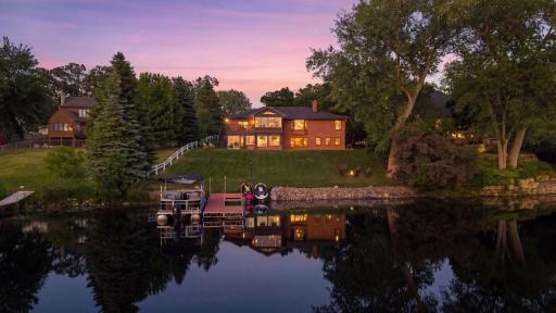 15600 Logarto Lane, Burnsville, MN 55306
