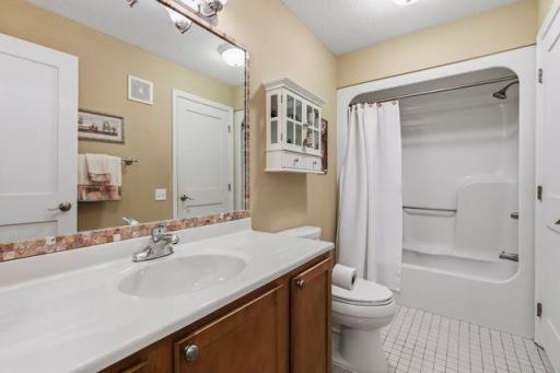 4680 Tower Street SE, 309, Prior Lake, MN 55372