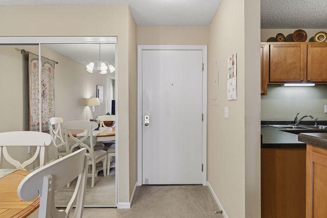 Entry Area, note mirrored closet