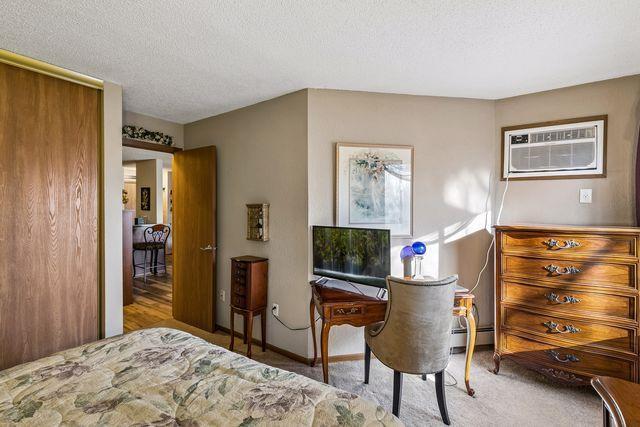 BR Alcove w/ Room for a Desk & Dresser