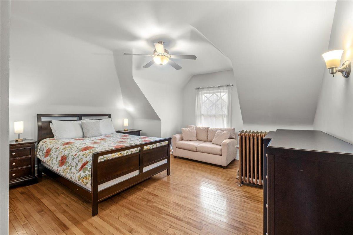 Bedroom 2 on third floor