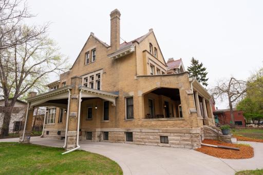 341 Dayton Avenue, Saint Paul, MN 55102