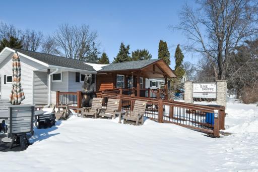 Bring your ideas and your visions to this updated commercial property!