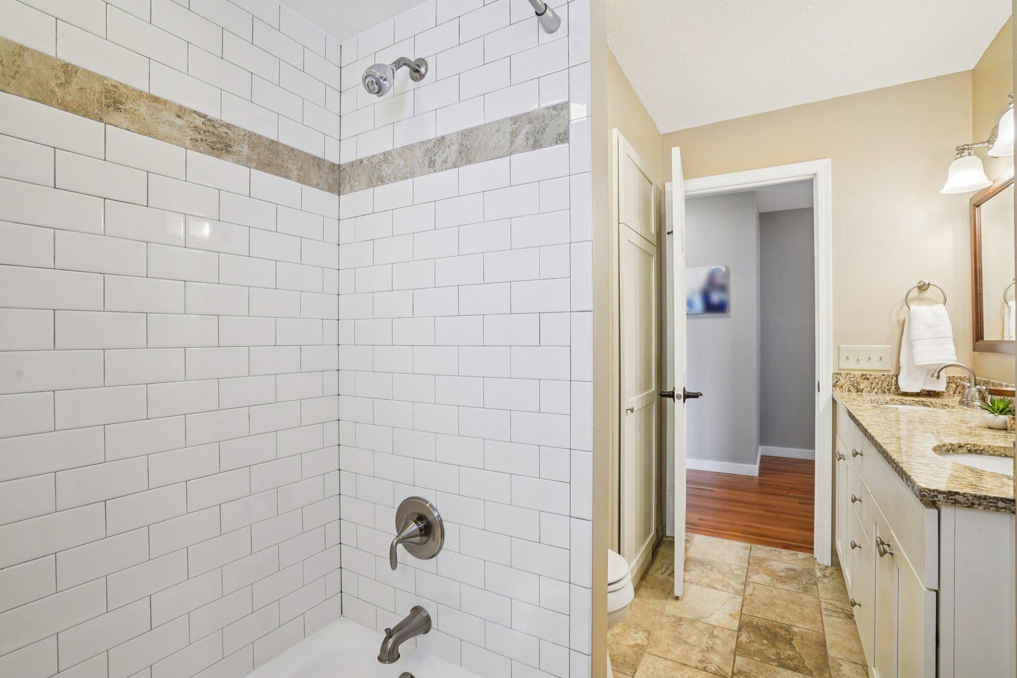 39-web-or-mls-Kerry Ln-S1803-039.jpg