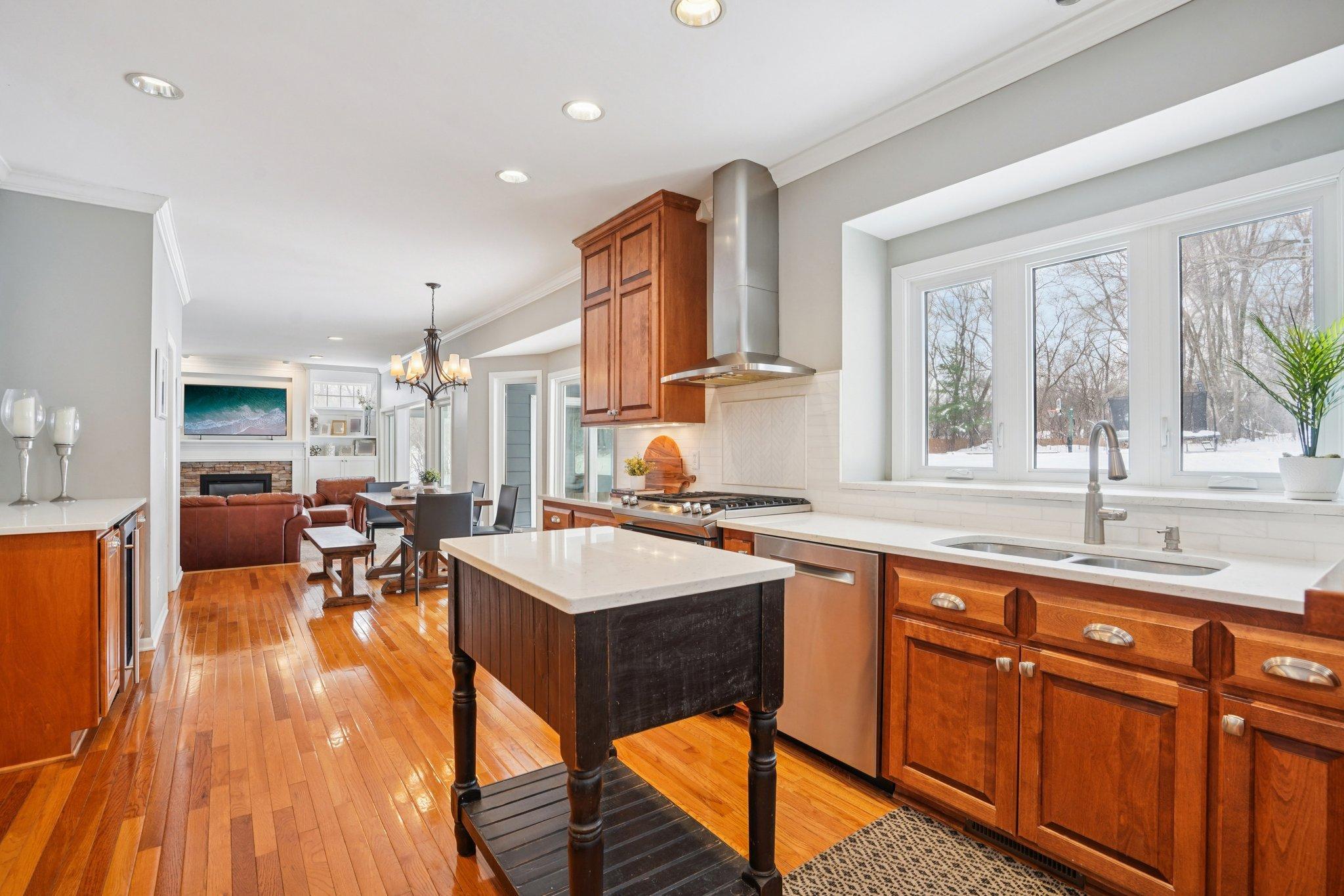 28-web-or-mls-Kerry Ln-S1803-028.jpg