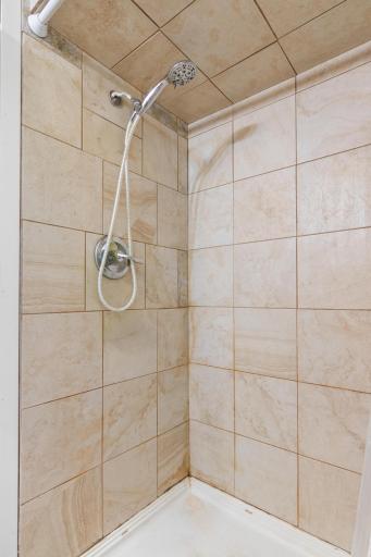3542 N Aldrich Avenue-16.jpg