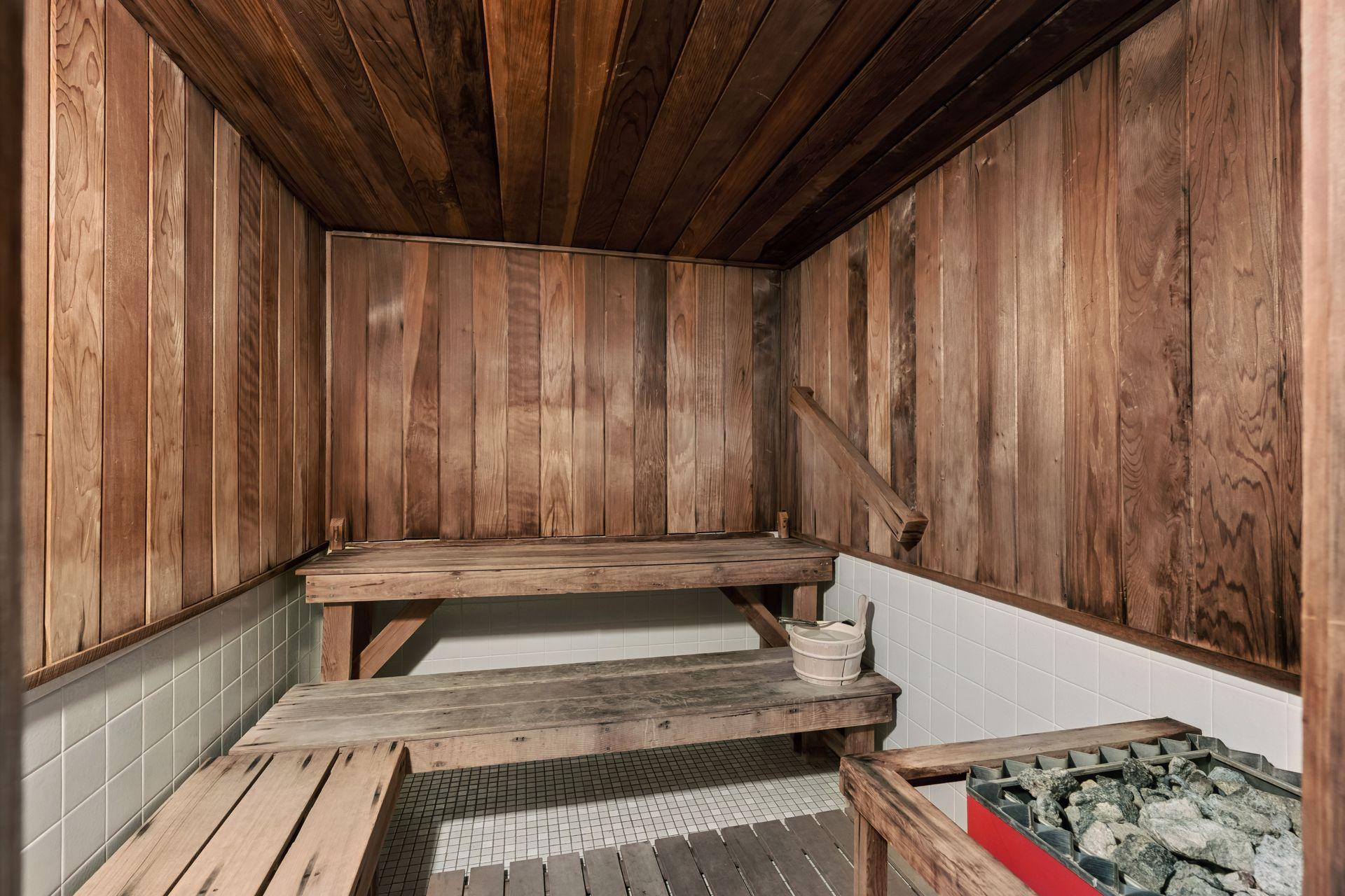 Sauna also on this floor (Flr 1)