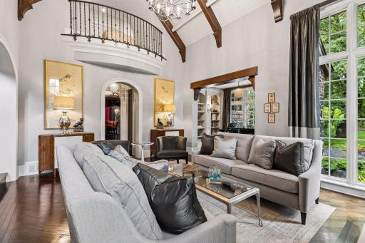 Formal Living Room w Balcony