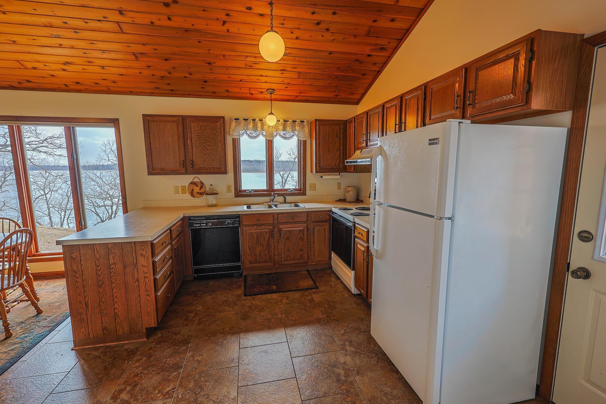 Kitchen Lake side window