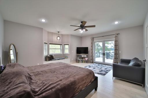 Amazing Lake View / Deck Access - Primary Suite