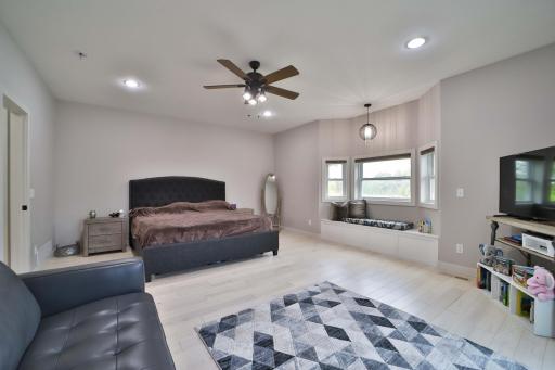 2147 Summit Drive, Cushing, MN 56443