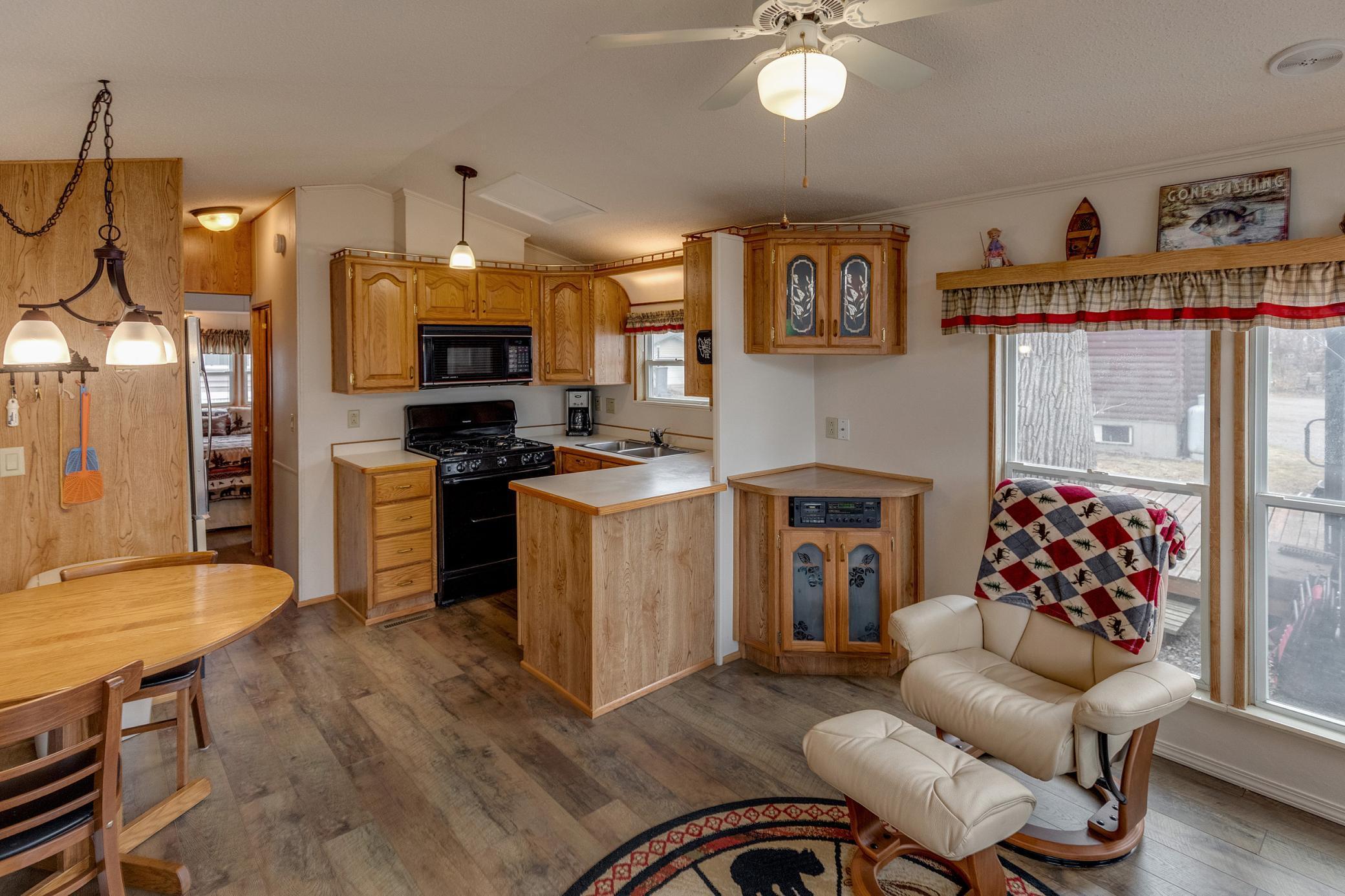 1991 Canterbury Park Model - 420 Sq Ft